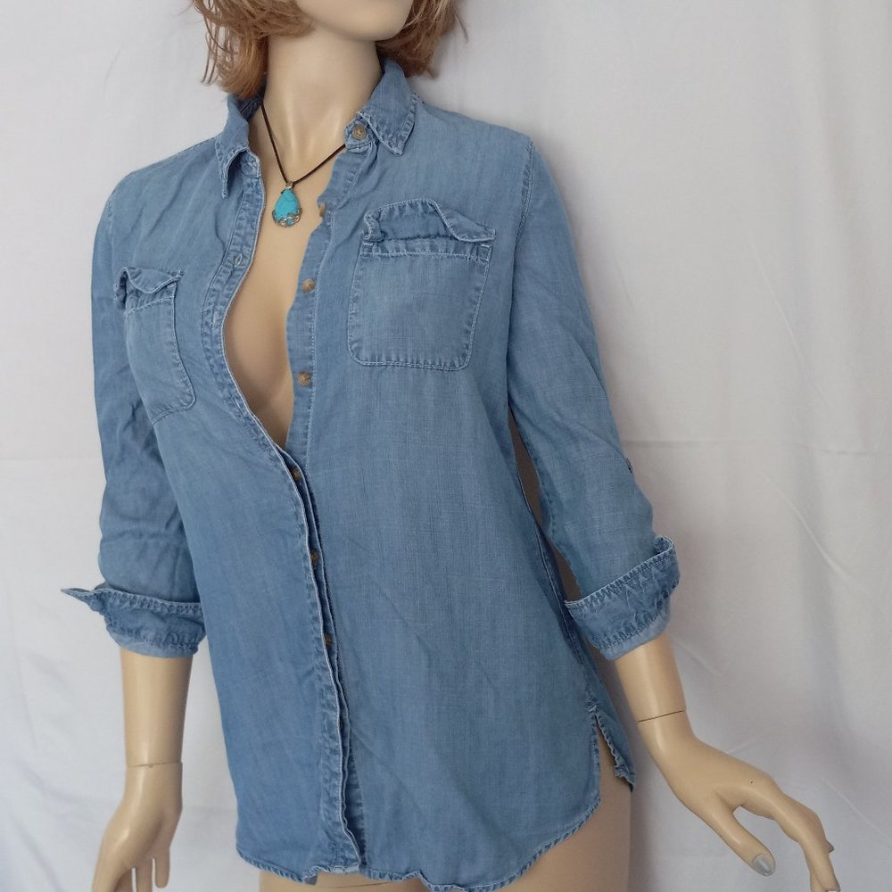 Chico's Petite Small (PS) 100% Lyocell Denim Button-Up Shirt Soft Lightweight - Picture 2 of 5